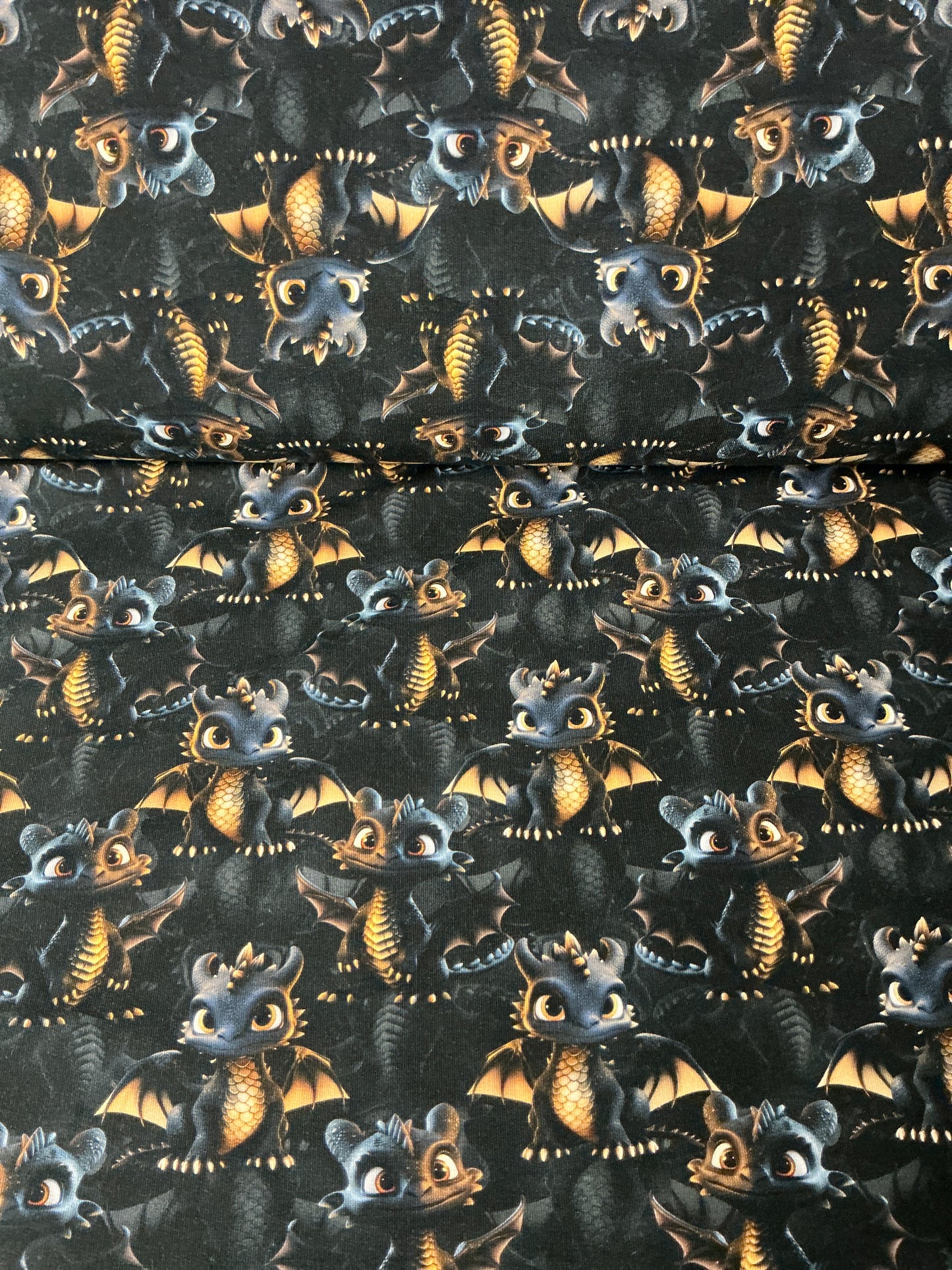 FrenchTerry Drache schwarz/gold – Eigendruck